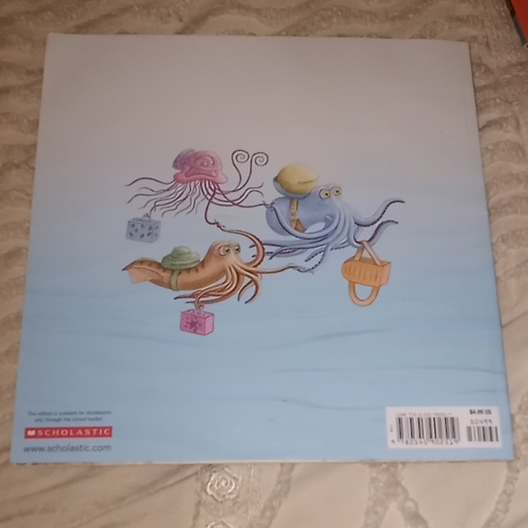Scholastic Bundle of 5 Storybooks - Picture 11 of 12